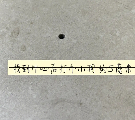 克拉玛依市瓷砖空鼓维修公司专业解答在瓷砖铺贴过程中，如果砂料搅拌不均匀，将会带来以下问题